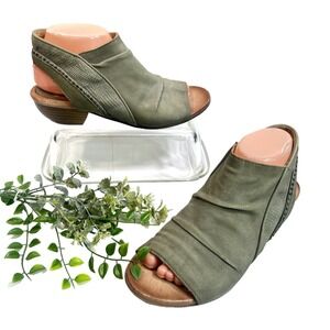 Miz Mooz Green Sandals Slouch‎ Studded Leather Low Heeled Size 39 8.5-9 US